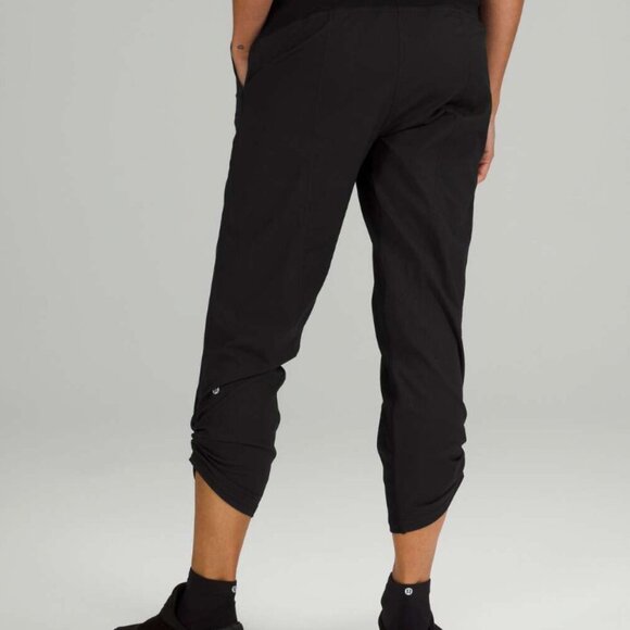 Lululemon Women's Dance Studio Mid-Rise Crop 25" Black Size 10 - Picture 2 of 9